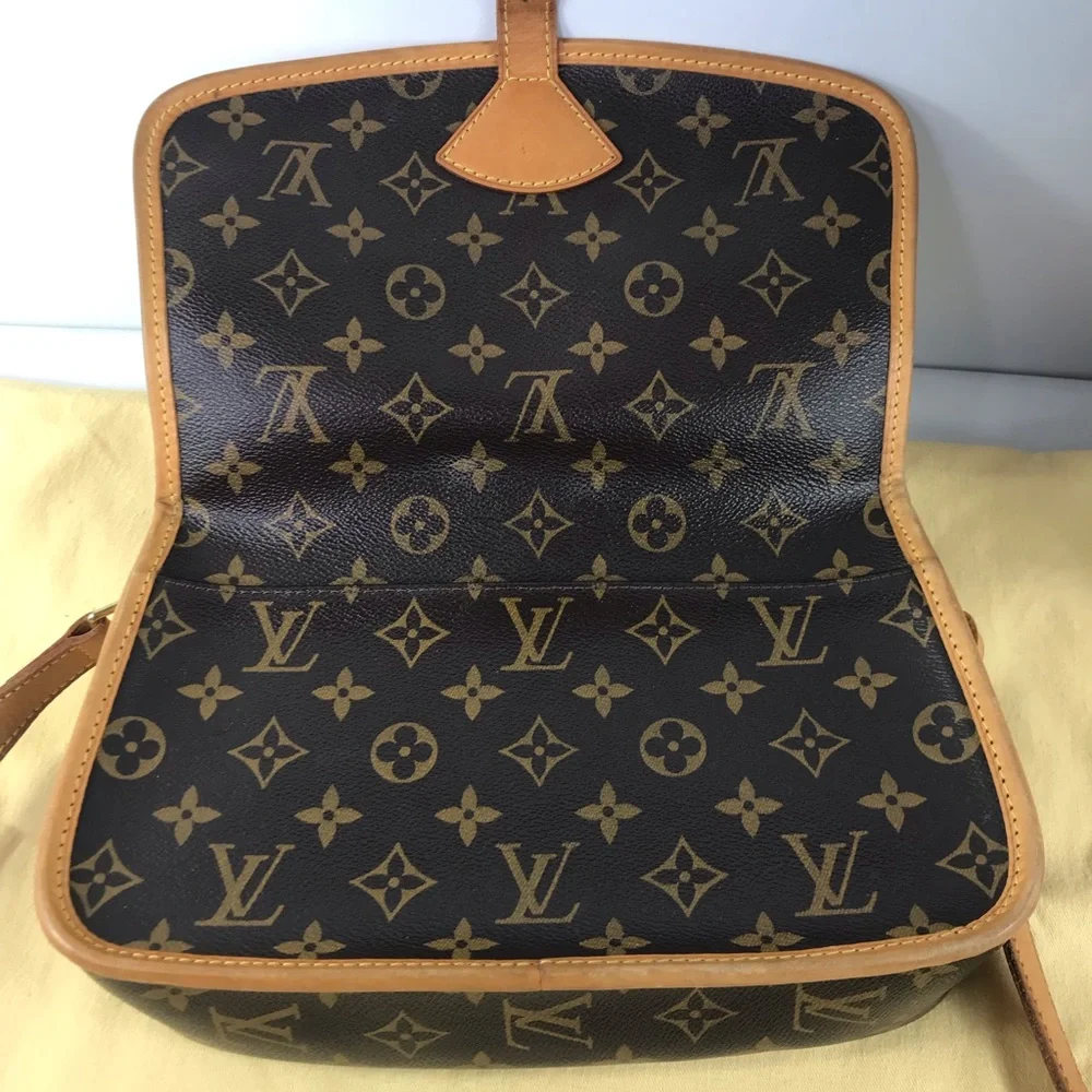 ๐โจAUTHENTIC โจ๐LOUIS VUITTON CROSSBODY - Picture 12 of 16